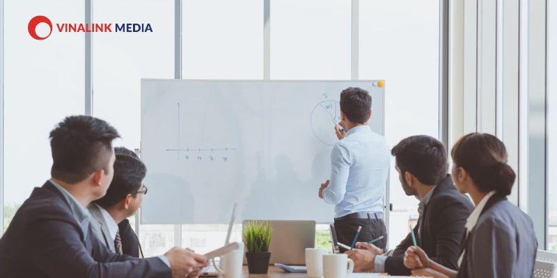 Đào tạo kiến thức và quản lý nhân viên